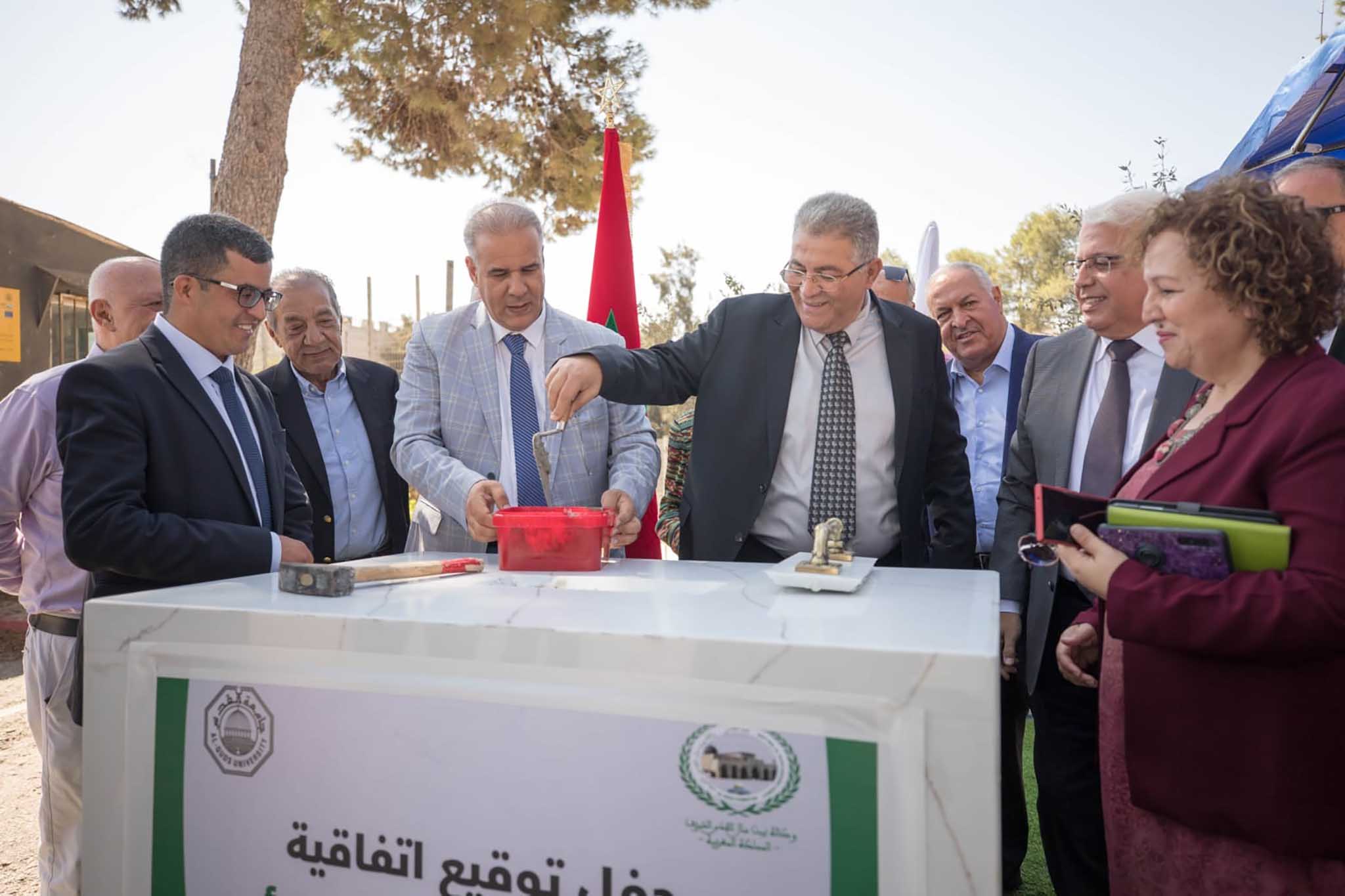 جانب من وضع حجر الأساس للمشروع