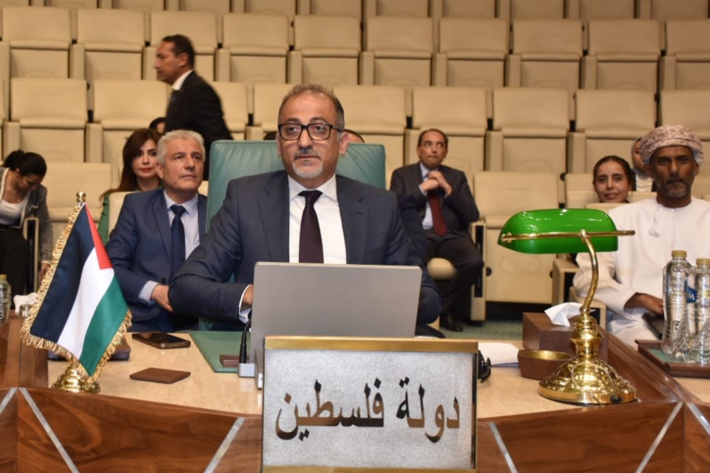 مندوب دولة فلسطين بالجامعة العربية السفير مهند العكلوك خلال مشاركته في أعمال الدورة غير العادية لمجلس جامعة الدول العربية على مستوى المندوبين الدائمين