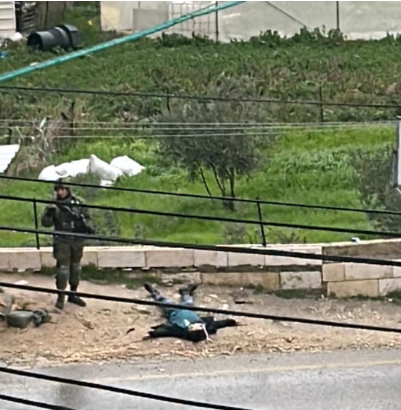 من موقع اعدام الشاب برصاص الاحتلال 