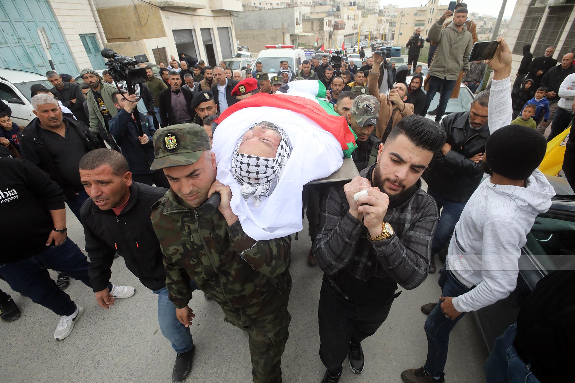 جانب من تشييع جثمان الشهيد أحمد بدر عبد الله أبو علي (تصوير: مشهور وحواح/ وفا)