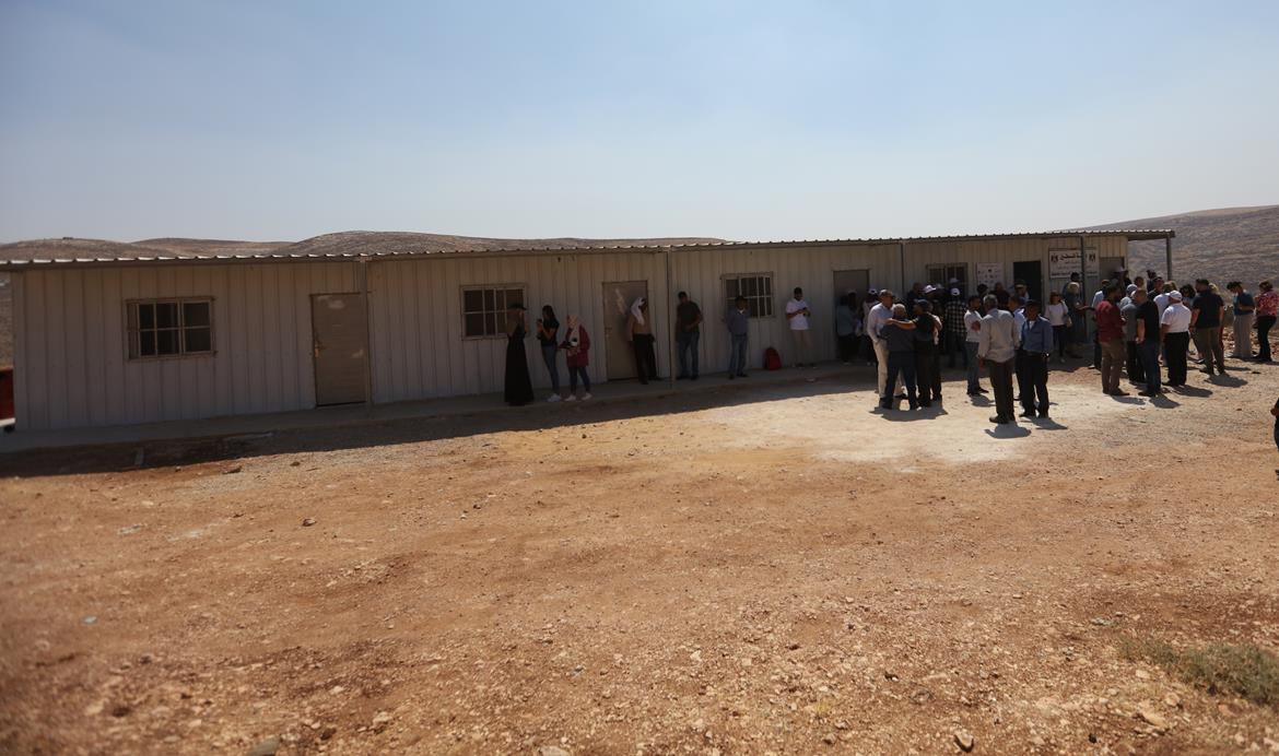  ممثلو وسفراء وقناصل دول الاتحاد الأوربي يزورون مدرسة عين سامية المهددة بالهدم من قبل الاحتلال (عدسة: حمزة شلش/وفا)