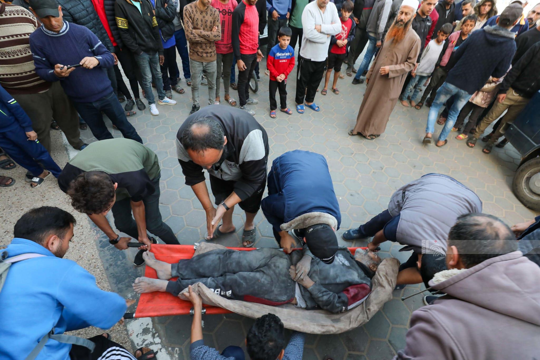 شهداء وجرحى بعد قصف الاحتلال لمنازل المواطنين في قطاع غزة (عدسة:وفا)