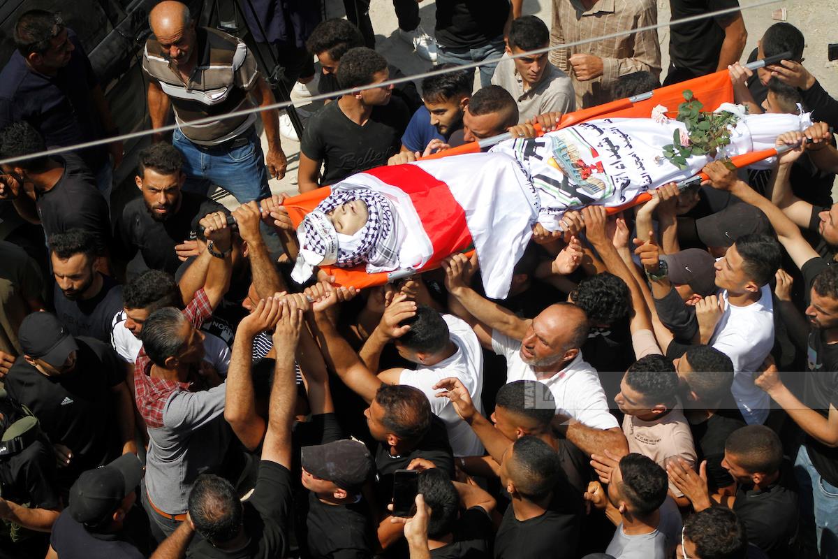 جانب من تشييع الشهيد عز الدين كنعان (عدسة: وفا)