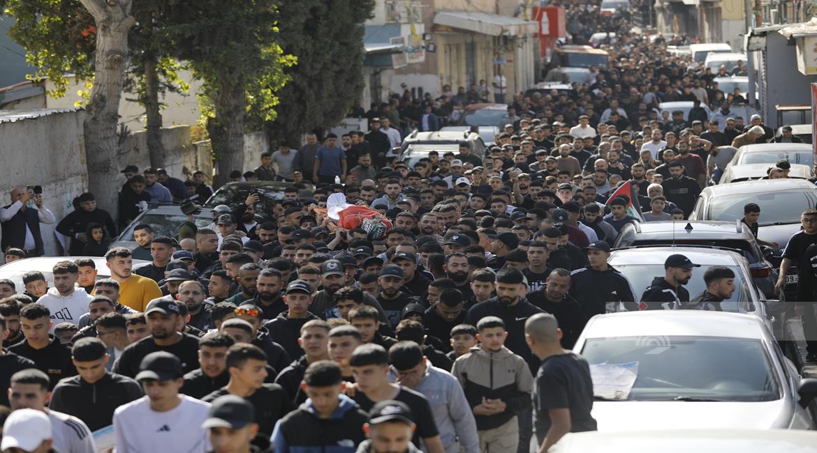 من تشيع جثمان الشهيد عمرو المربوع/ تصوير: حمزة شلش/ وفا