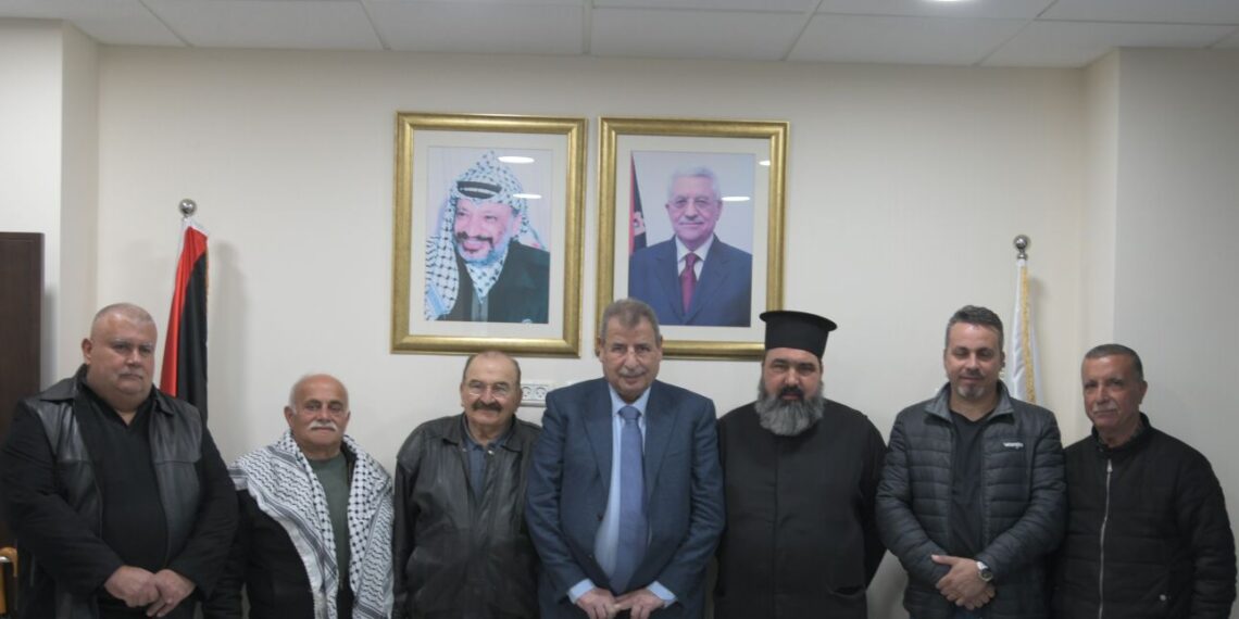 خوري خلال لقائه مجلس وكلاء كنيسة رقاد العذراء- عابود