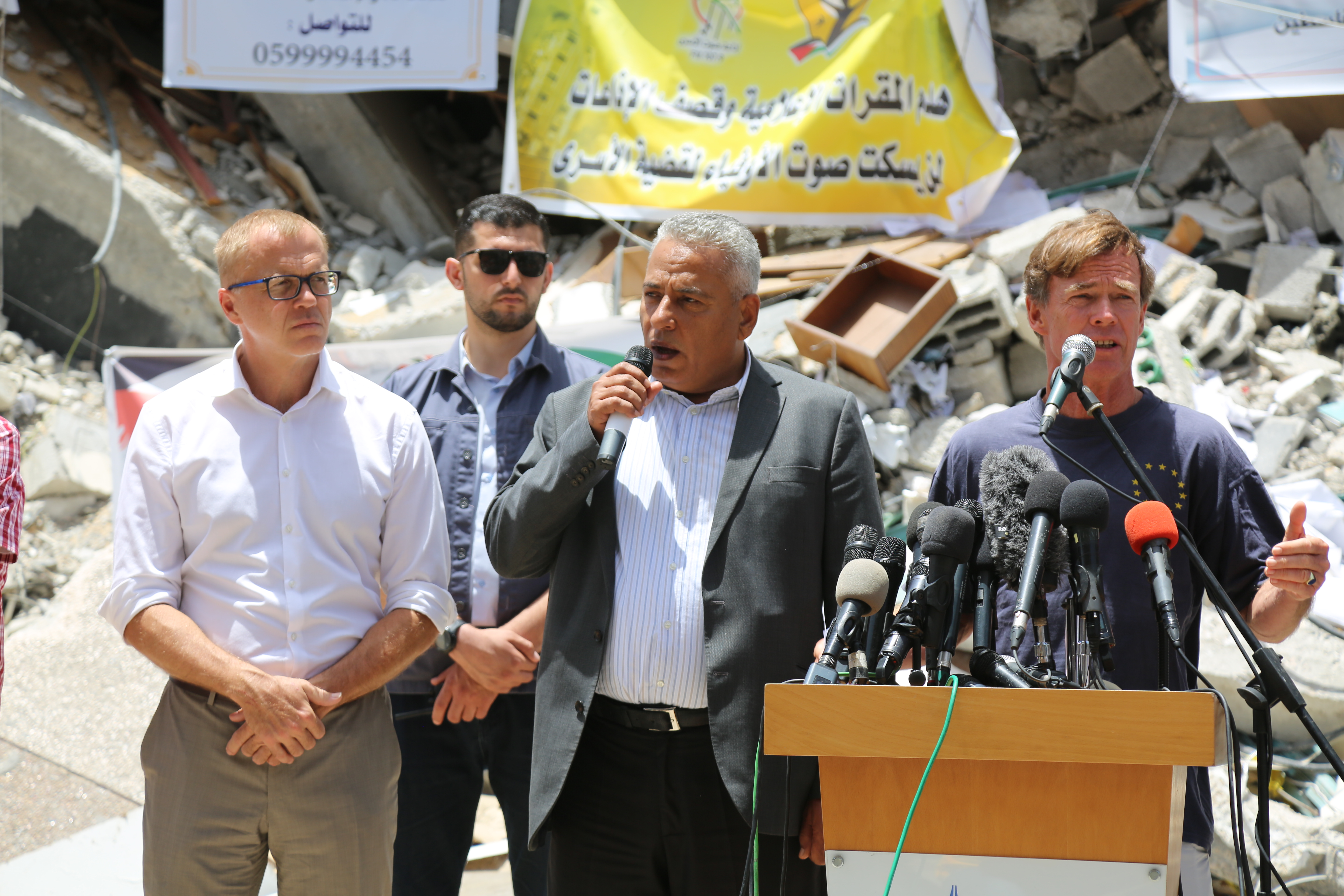 جانب من مؤتمر بورغسدورف على أنقاض برج الجلاء في غزة. (عدسة: خضر الزعنون/وفا)