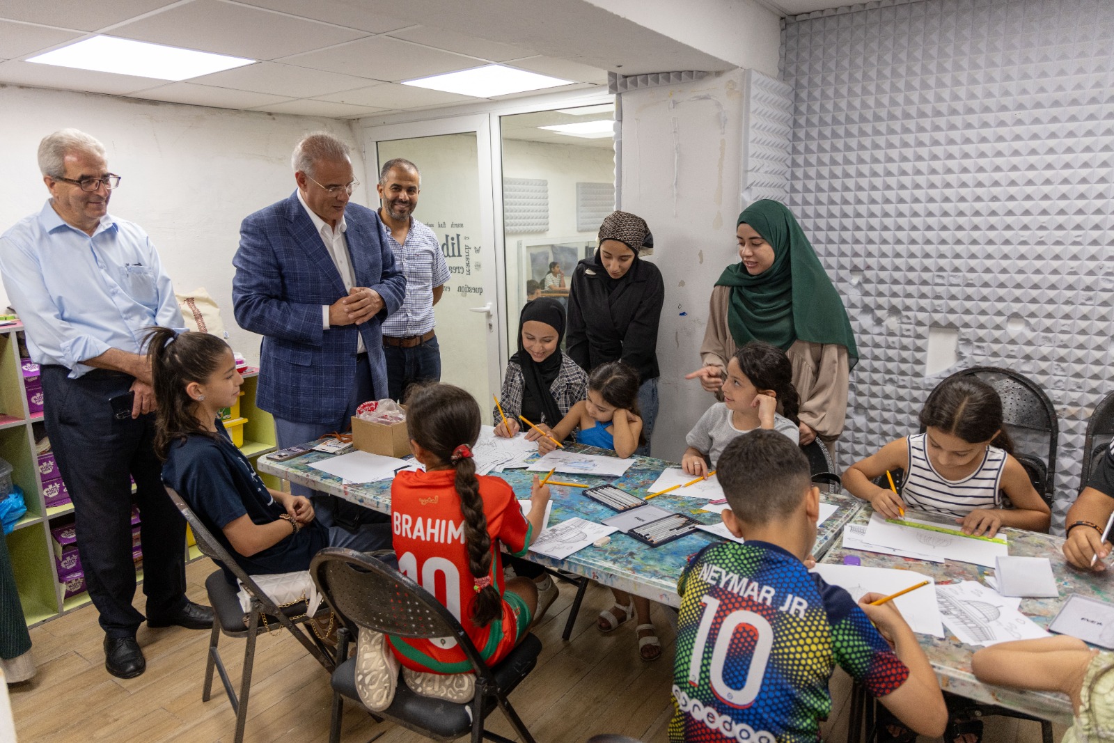 وفد من وكالة بيت مال القدس برئاسة الشرقاوي خلال جولة تفقدية لعدد من المراكز الاجتماعية في القدس 
