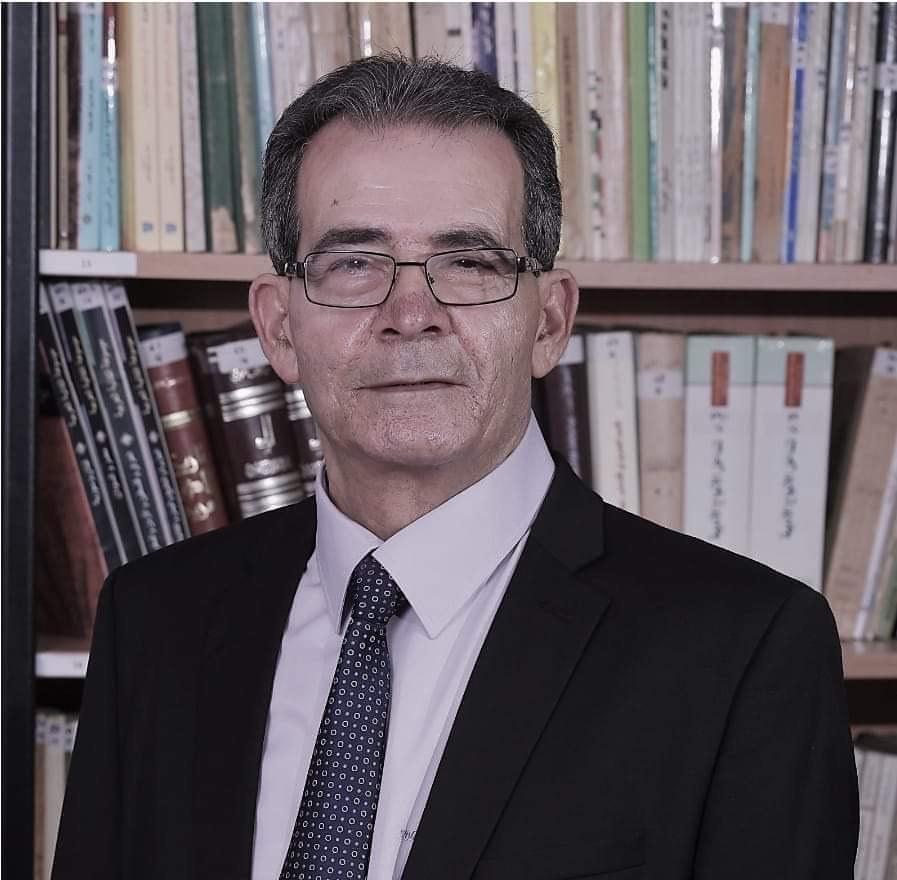 الناقد والأكاديمي الدكتور محمود غنايم
