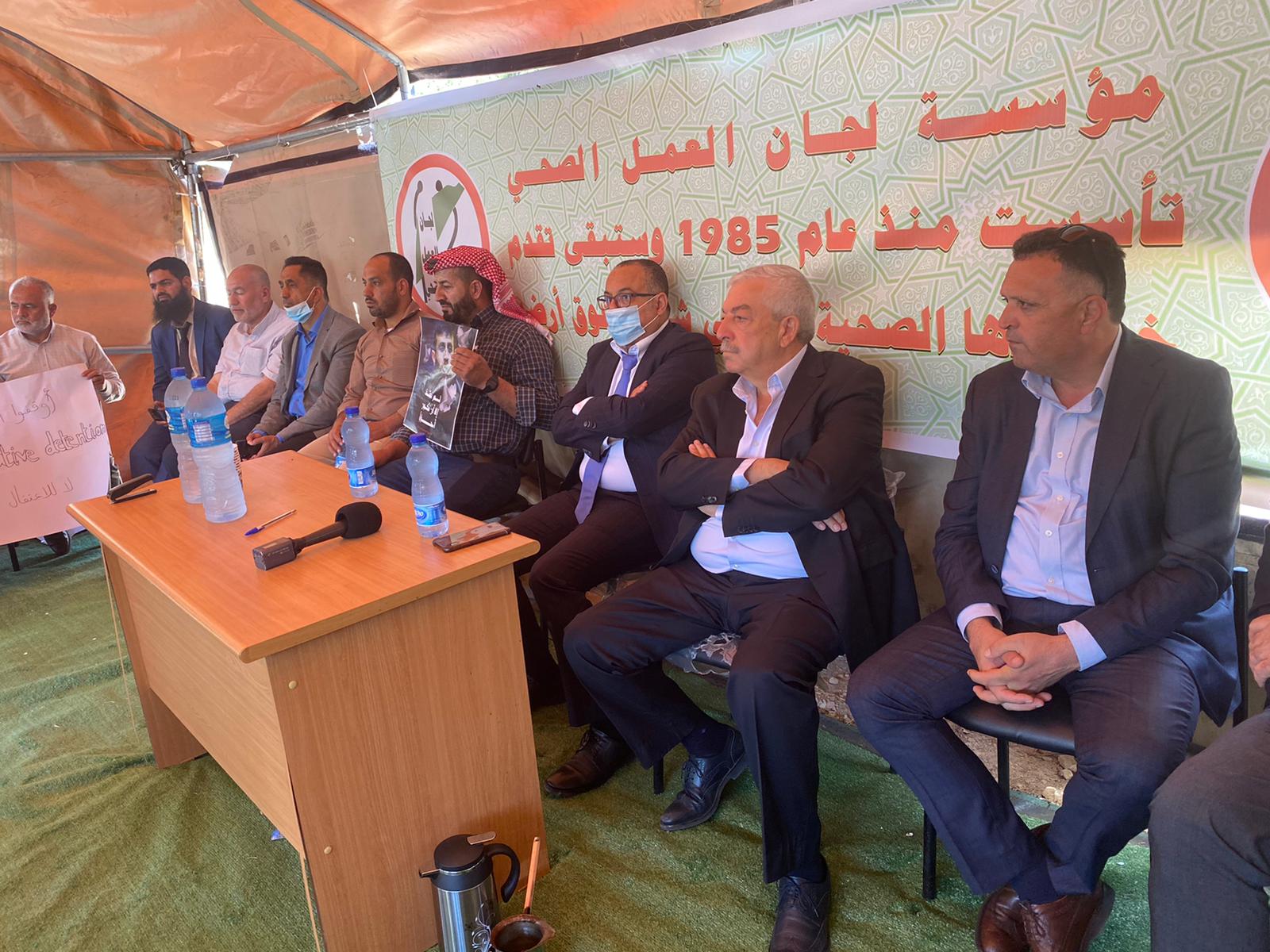 من داخل خيمة التضامن مع مؤسسة لجان العمل الصحي