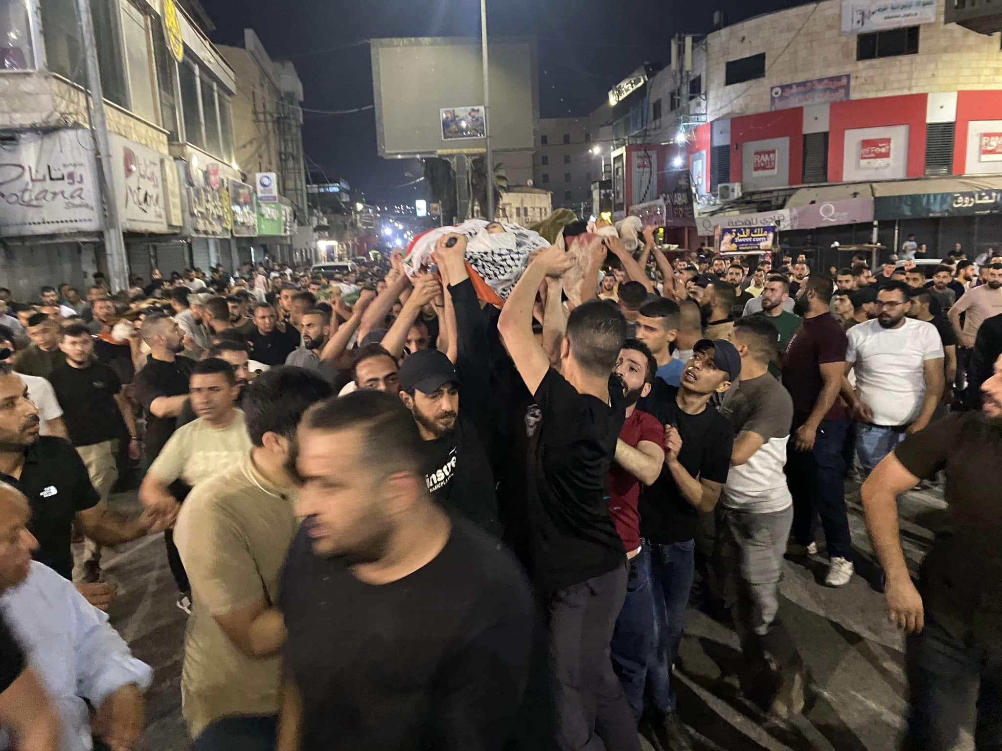 جانب من المسيرة (عدسة: ثائر أبو بكر "وفا")