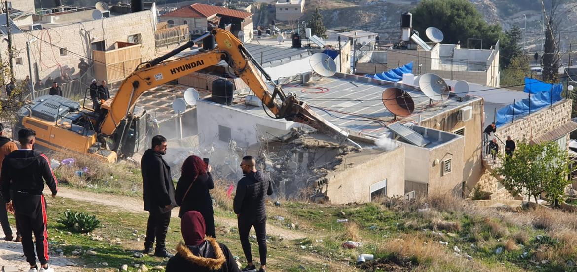 الاحتلال يهدم منزل المواطن حسين بشير في جبل المكبر (وفا)