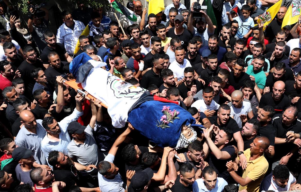 تشييع الشهيد بلال كبها إلى مثواه الأخير (عدسة: ايمن النوباني /وفا)