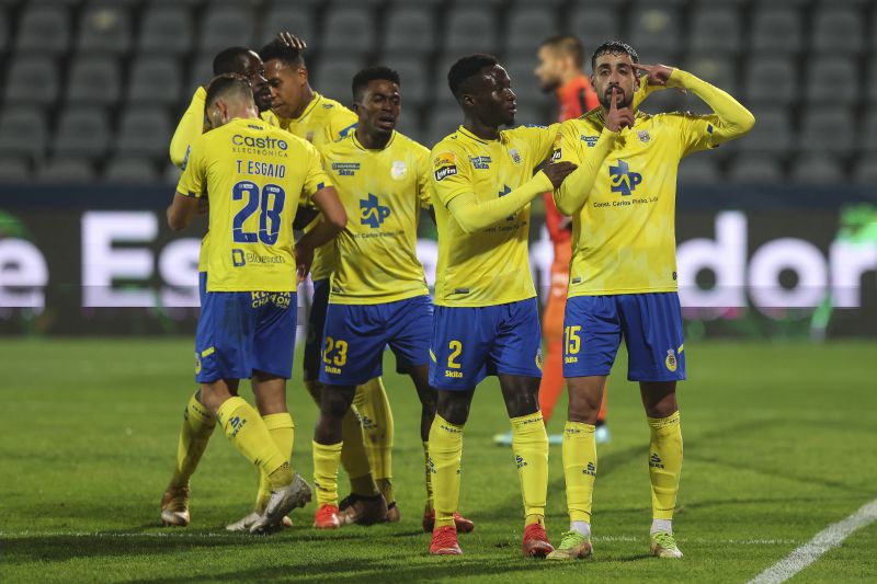 الدباغ يحتفل بتسجيله الهدف الأول في المباراة 