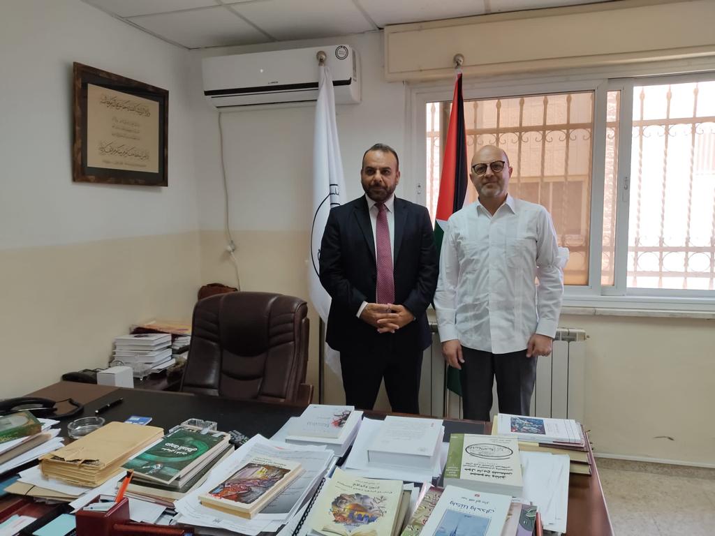 الأمين العام للاتحاد العام للكتاب والأدباء الفلسطينيين الشاعر مراد السوداني خلال استقباله سفير جمهورية المكسيك