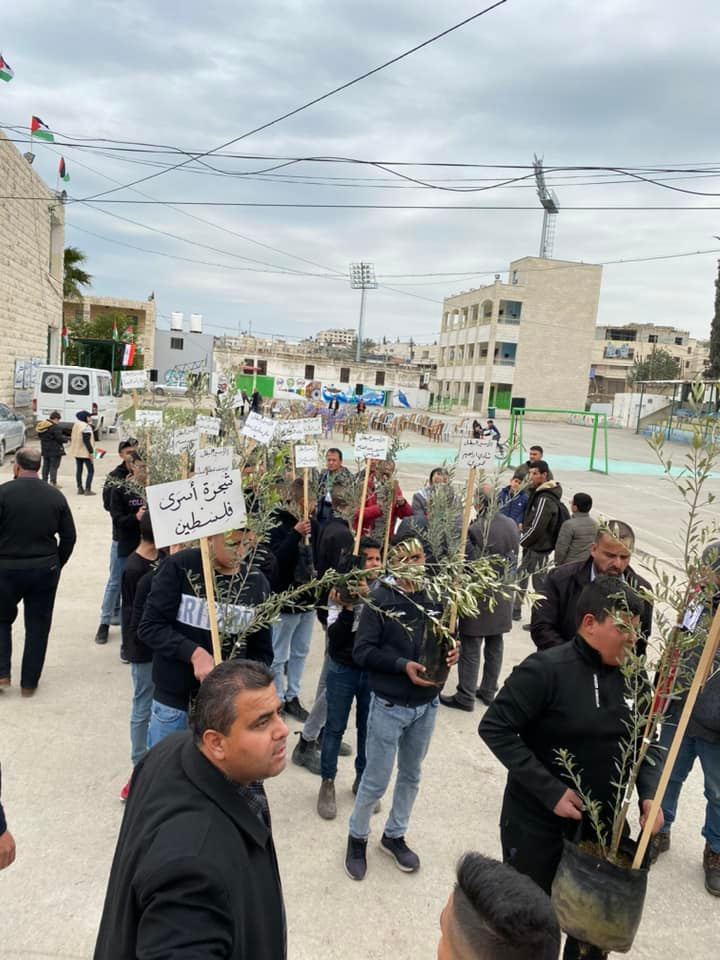 زراعة اشجار/ عدسة- ثائر أبو بكر (وفا)