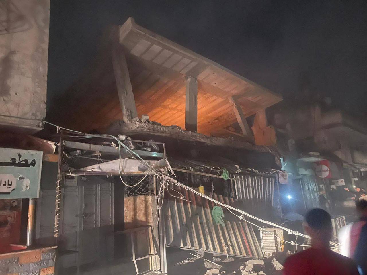 من مكان القصف