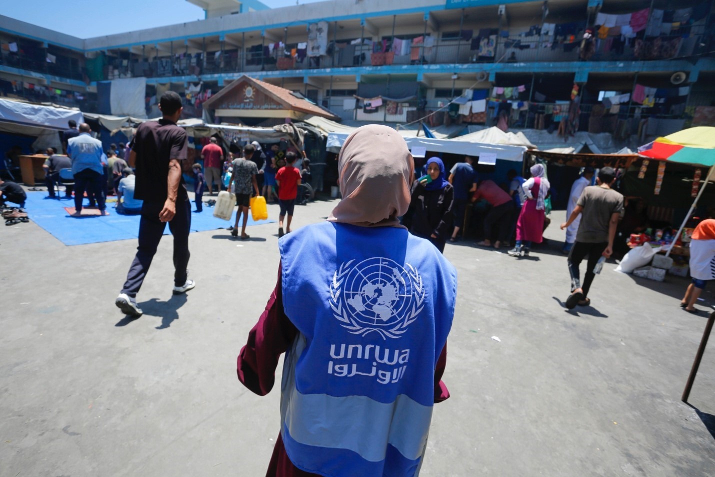 إحدى المدارس التابعة للأونروا في قطاع غزة والتي تحولت إلى مركز لإيواء النازحين خلال العدوان الإسرائيلي على القطاع 