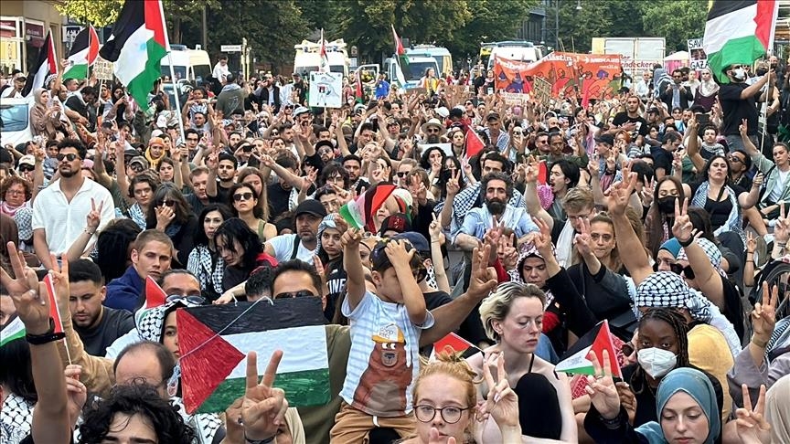 وقفة تضامنية سابقة للمطالبة بالإفراج عن الطالب محمود خليل