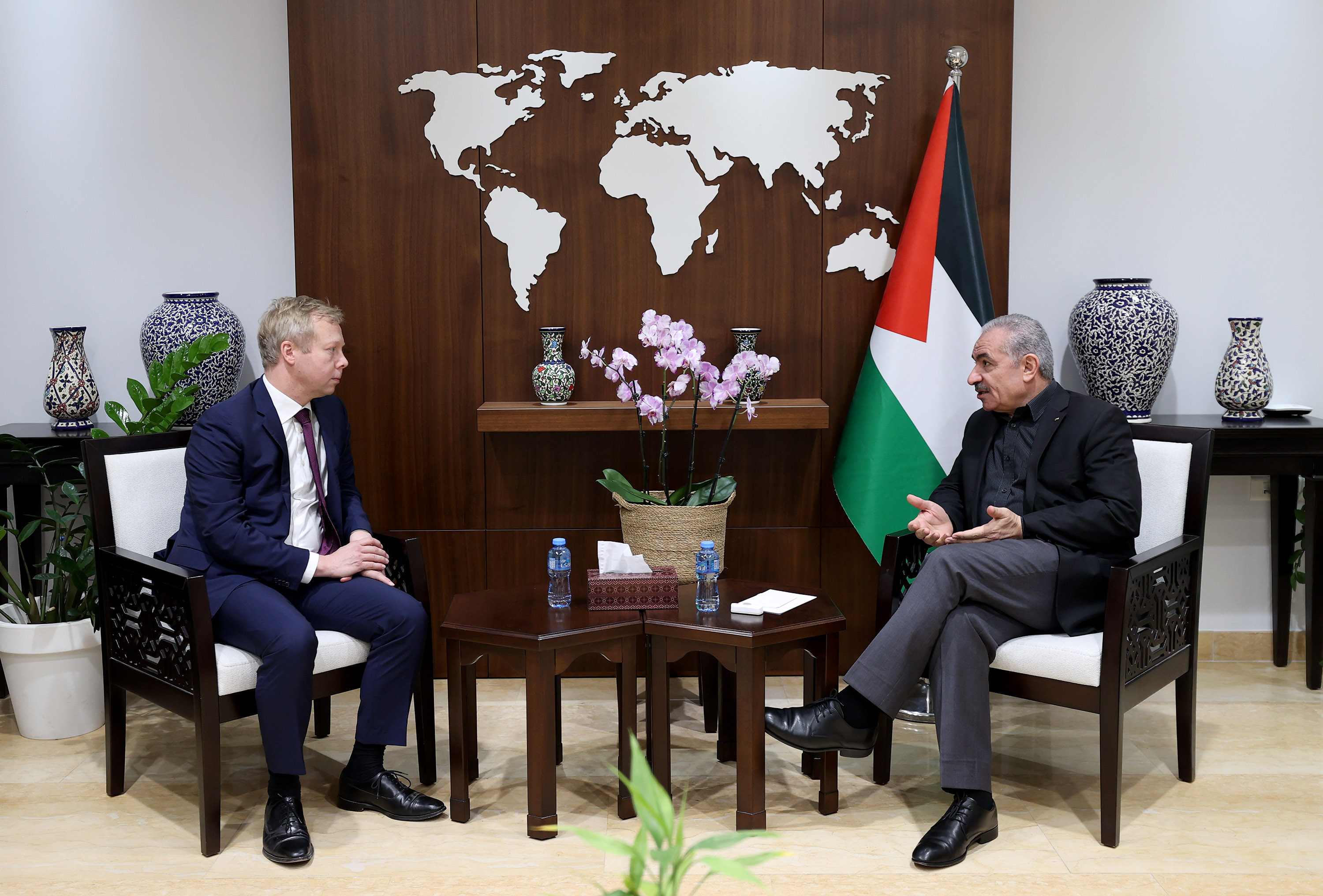 جانب من اللقاء