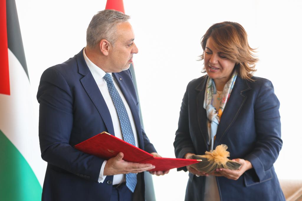 الزهيري لدى لقائه وزيرة الخارجية والتعاون الدولي في ليبيا