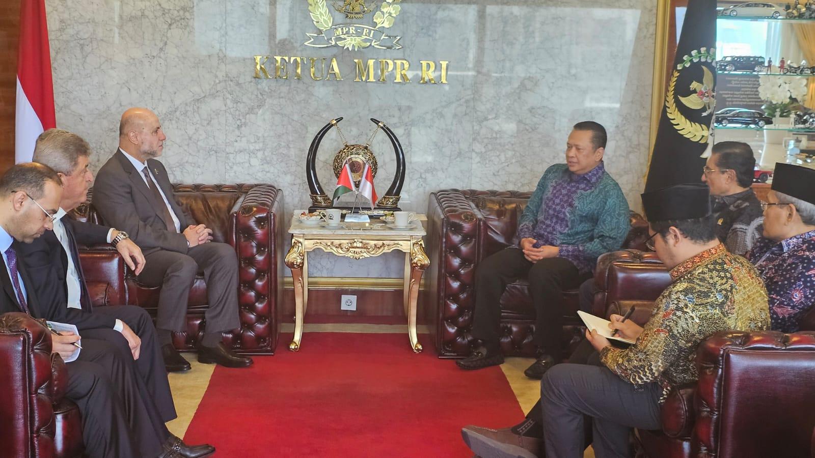 جانب من اللقاء