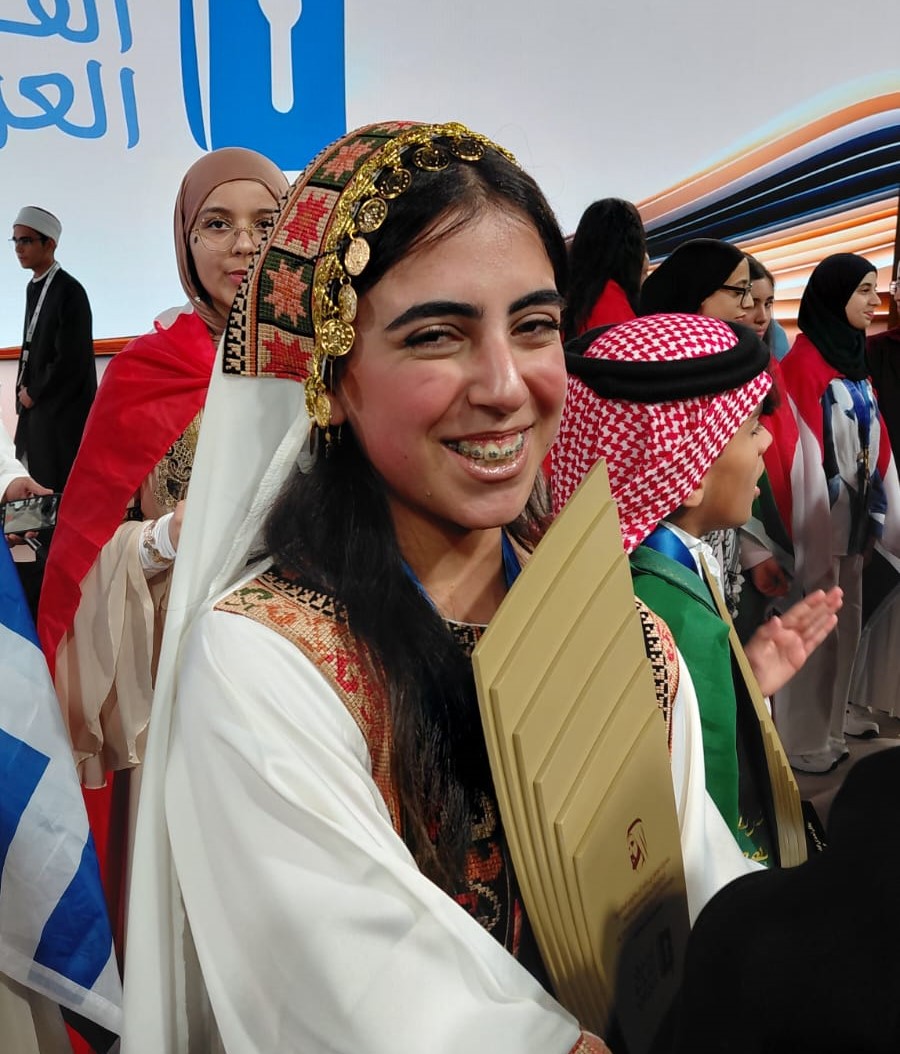 الطالبة غزل تيم (تصوير: خالد الخالدي)