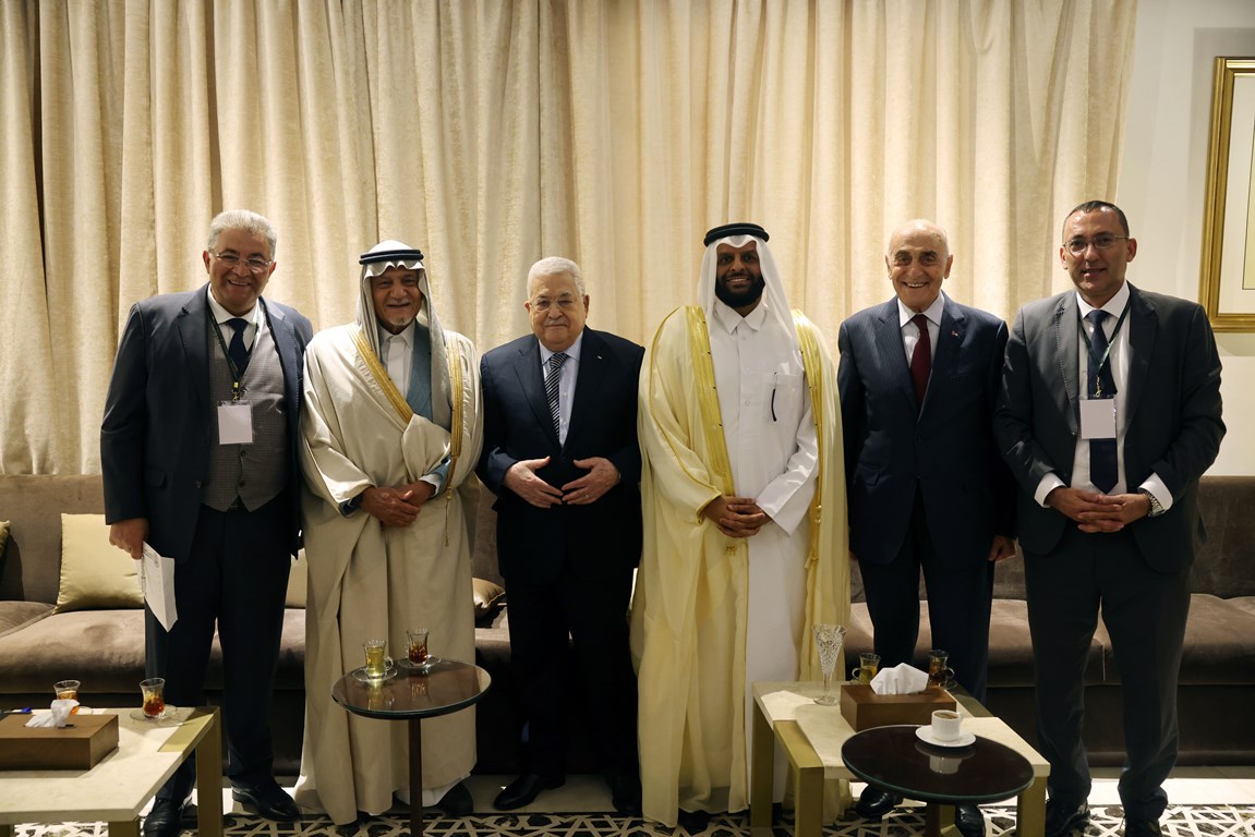 الرئيس يستقبل وفدا من عدة جهات مانحة للقدس (تصوير: ثائر غنايم)