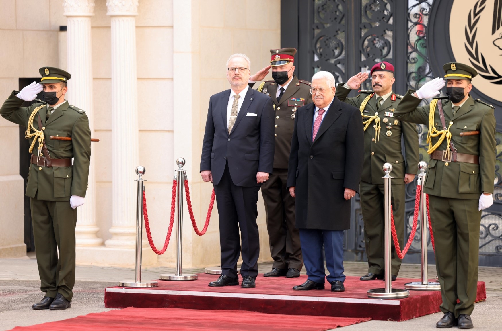 الرئيس لدى استقبال نظيره اللاتفي